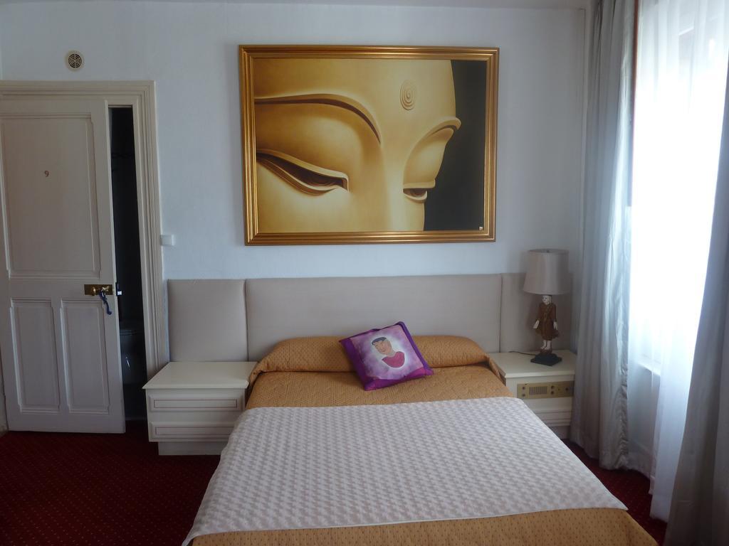 Castel De Siam Hotel Улгат Екстериор снимка