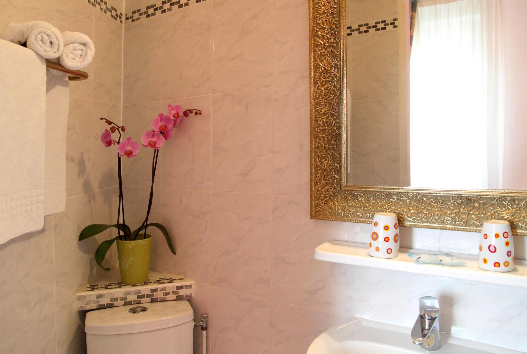 Castel De Siam Hotel Улгат Екстериор снимка